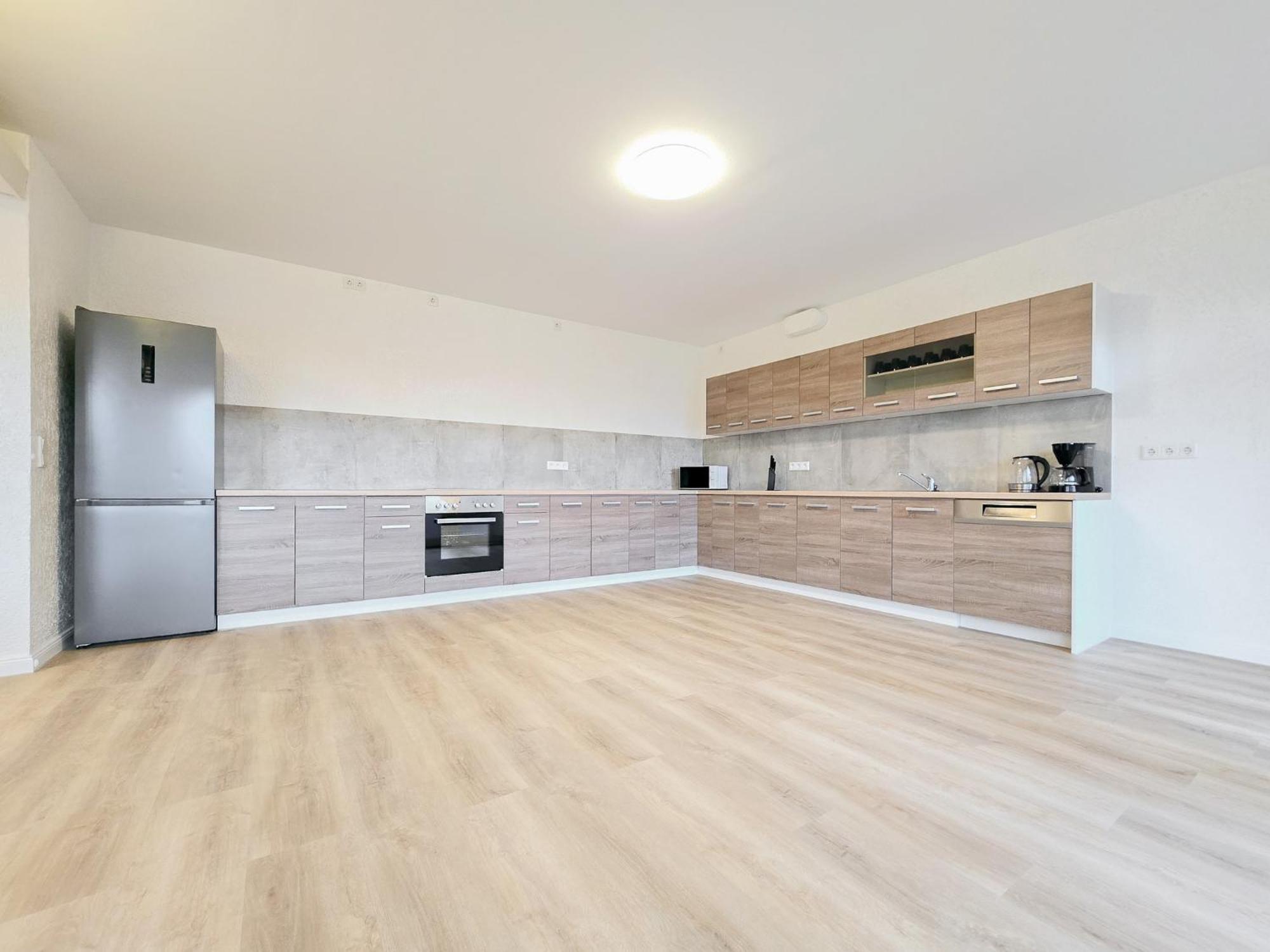Raj Living - 3 With Terrace - 25 Min Messe Dus Apartment *